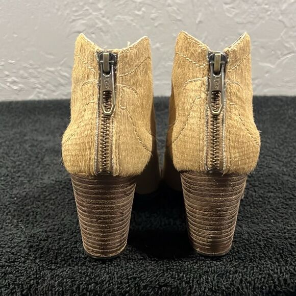 🔥🔥 UGG Australia CHARLOTTE Moon Tan Calf Hair Heeled Bootie Ankle Boots Sz 7.5 - Picture 6 of 13